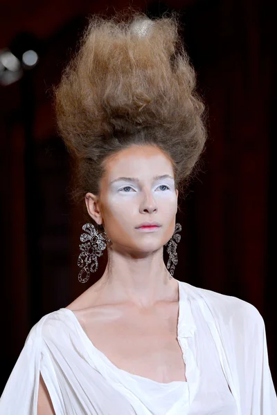 Look 8